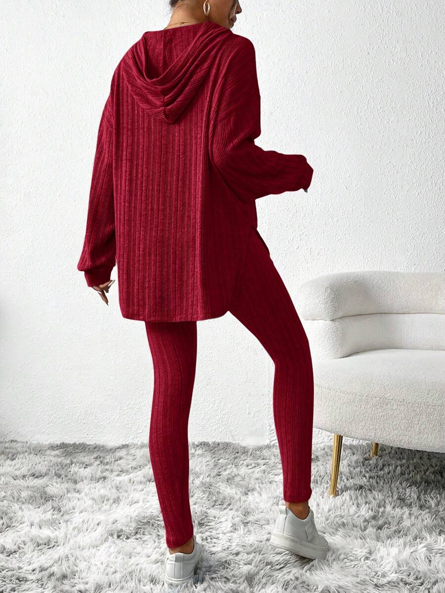 conjunto feminino moderno com legging e moletom leve