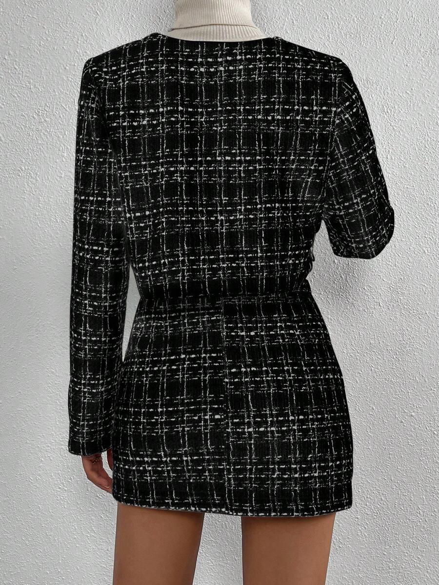 conjunto feminino tweed sofisticado com saia curta e jaqueta estruturada