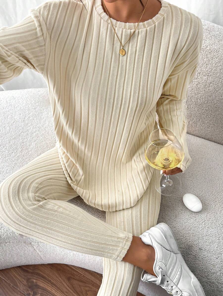look feminino casual elegante conjunto Offwhite malha canelada