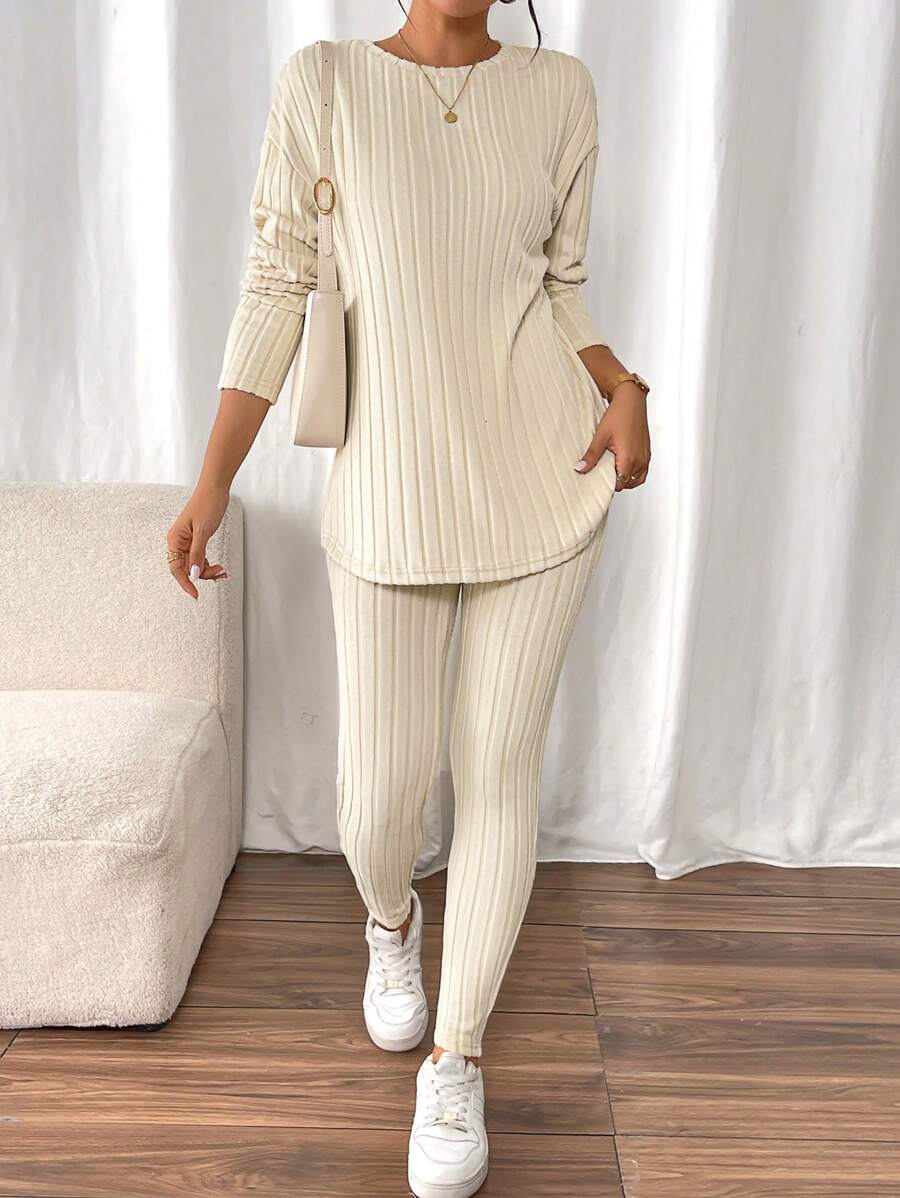 look feminino casual elegante conjunto Offwhite malha canelada